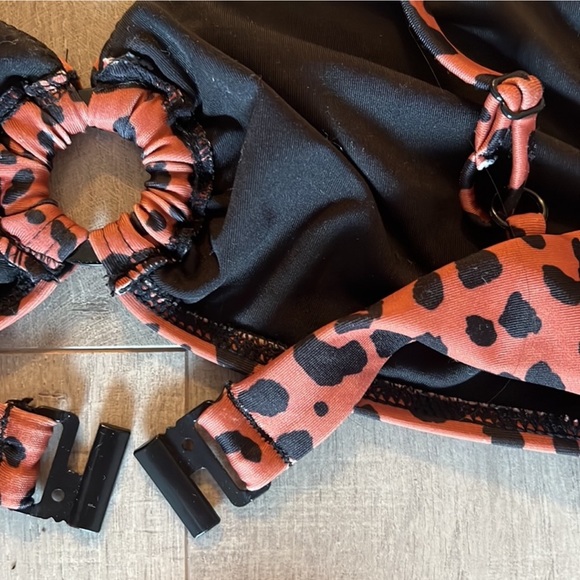 Leopard print bikini - Picture 4 of 4